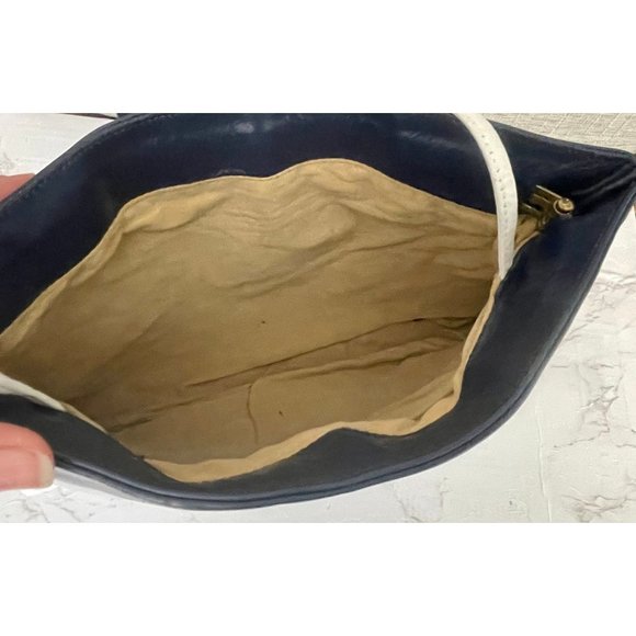 Vintage Shoulder Bag Purse in White & Blue with Embossed Checkered pattern retro - Picture 7 of 10